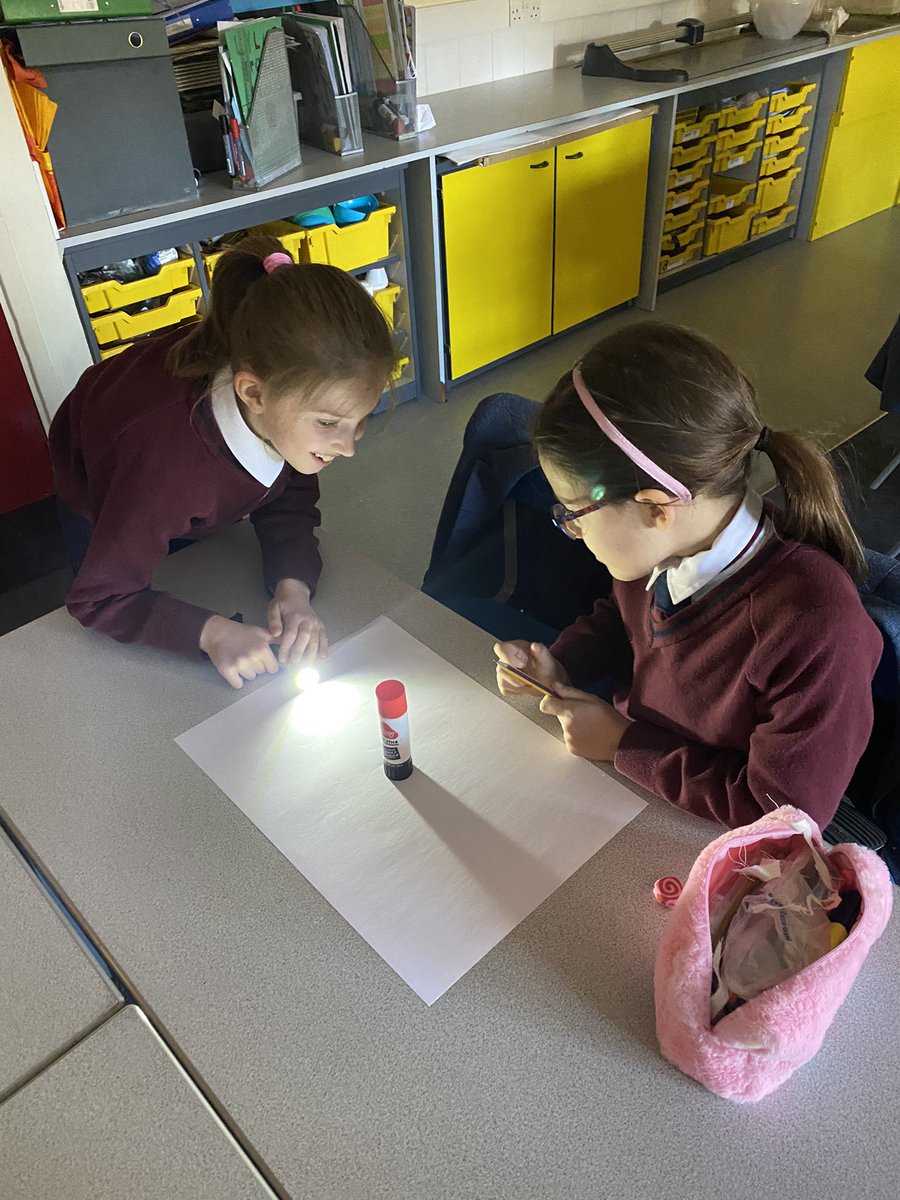 DanielTRobson's tweet photo. A busy day for our Year 3βs who were investigating how shadows change in length as the Earth rotates before they travelled to Pocklington for hockey and netball festivals. π ππ§ͺ #stem #prepsport #prepscience @ScarColl https://t.co/Z3FM2pNKYy