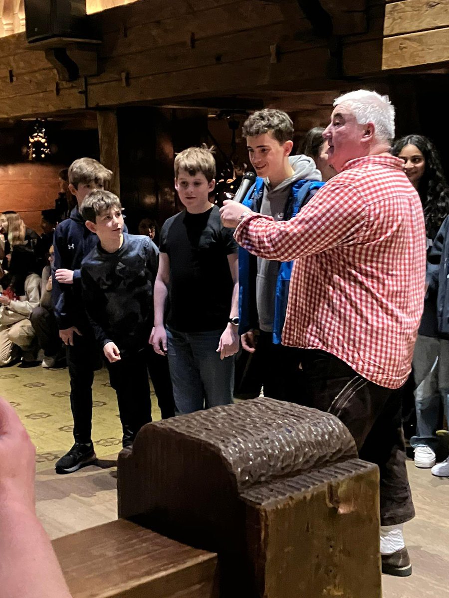 DaveniesSchool's tweet photo. One of the best #folk performances all across #Europe which only includes authentic #Tyrolean music and folk dances, as well as typical Tyrolean songs and #yodelling, the boys enjoyed an authentic Tyrolean night in Innsbruck 🇦🇹 #engageinspirechallenge https://t.co/P9zPLfK3O2