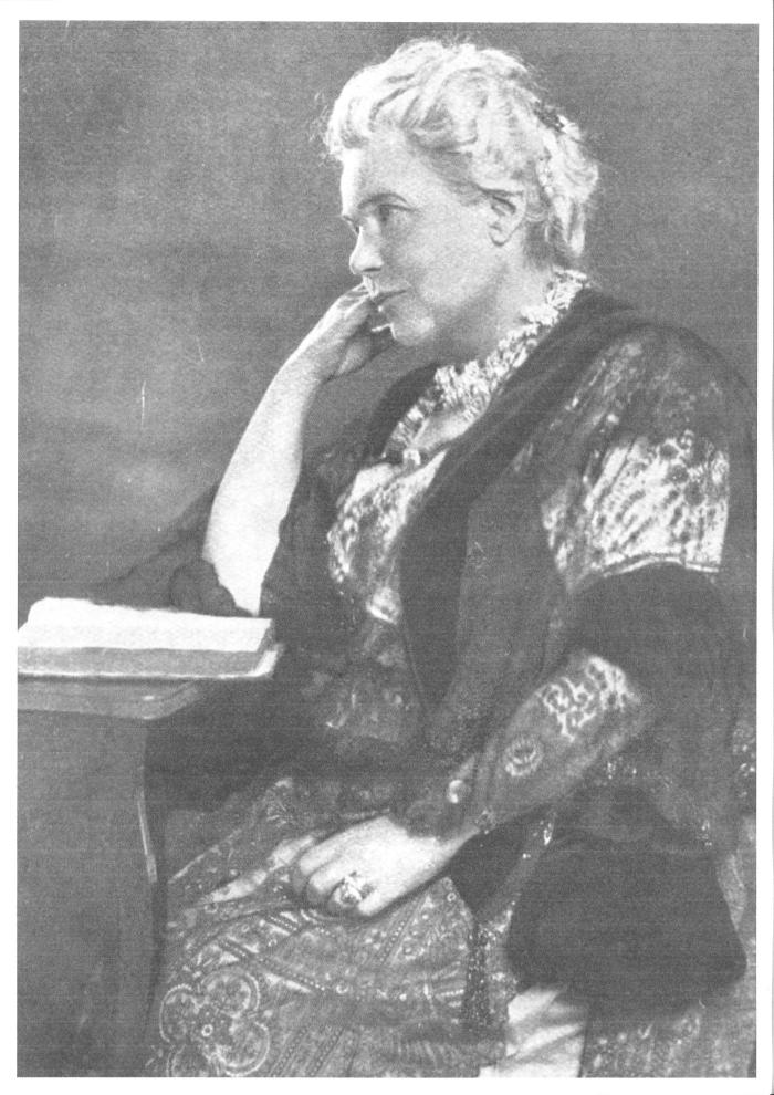 Can you finish Henrietta Barnett’s quote about the residents of Hampstead Garden Suburb? “We are just ordinary everyday men and women. We all work, wash and...” A) Wander B) Garden C) Create To find out, check out this article on our website: hgsheritage.org.uk/Detail/collect…