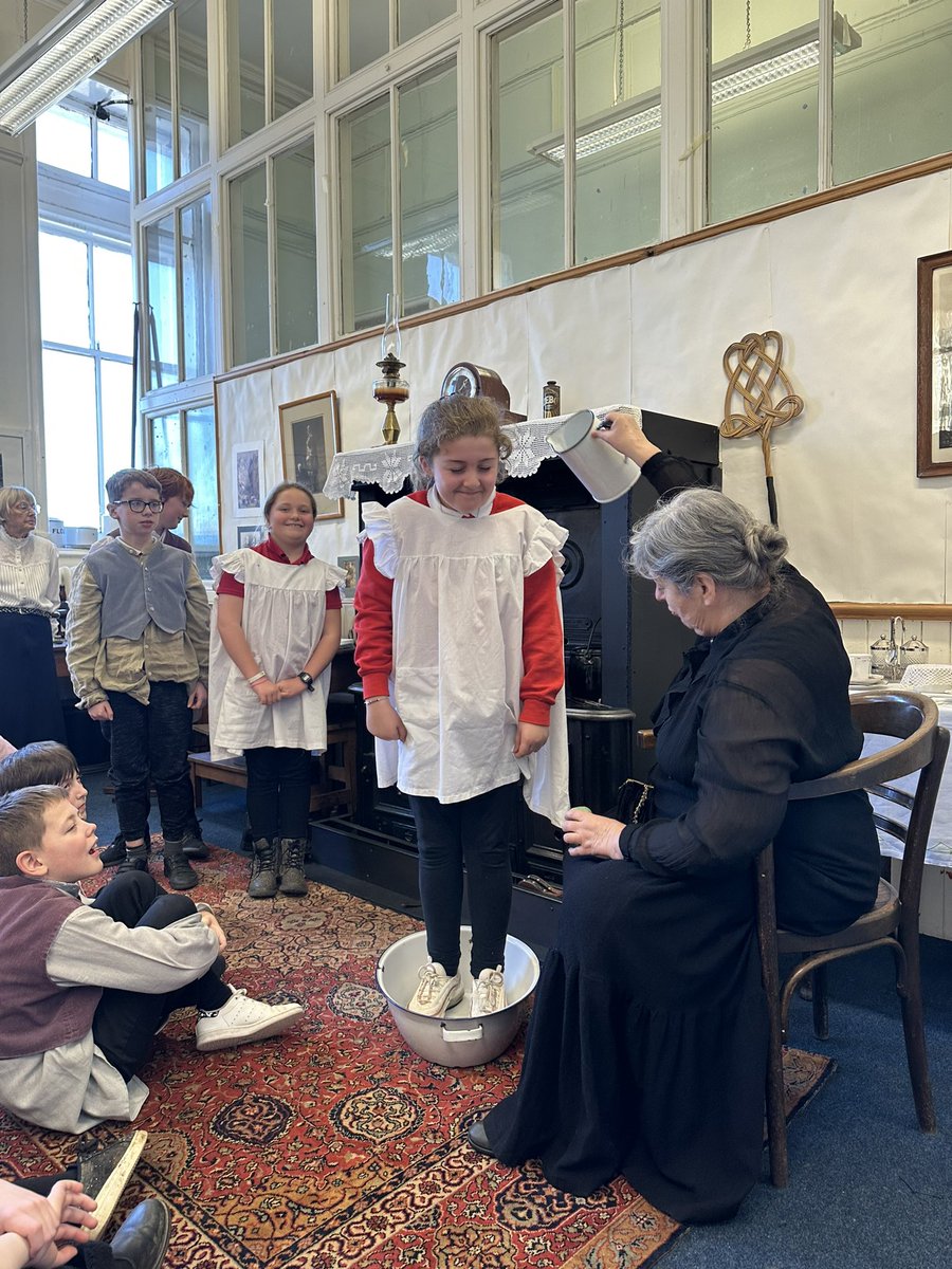 MrsMerritt_HPS's tweet photo. We also visited the museum to learn more about the daily lives of Victorians. We learned how they cooked, washed and repaired their clothes and keep themselves clean. Although we had fun we were glad to be returning to 2023 at the end of the experience! 😂 https://t.co/7KAke63XWp