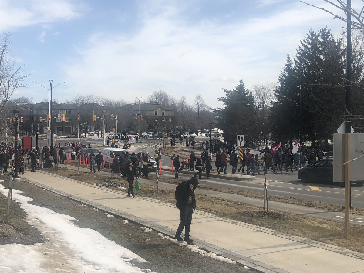 adamo_marinelli's tweet photo. Day 1 of CUPE 4600’s strike at Carleton University. 

CUPE 4600, who represents teaching assistants and contact instructors, is still fighting for higher pay for both parties. https://t.co/kA0rIADuxw