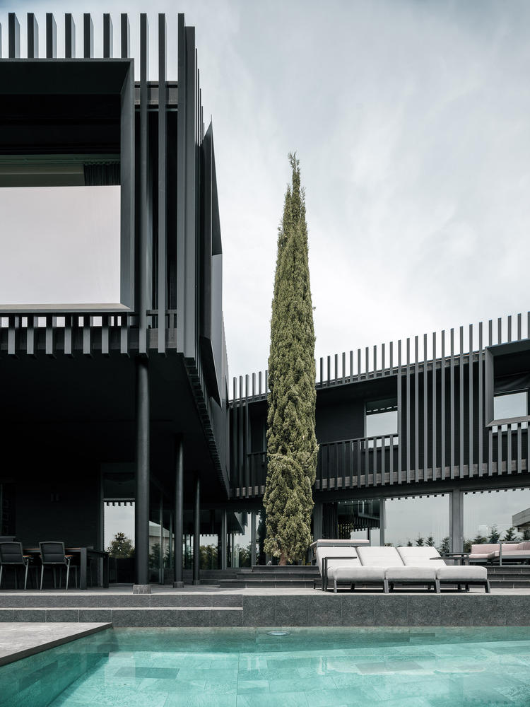 illustrarch's tweet image. The Black House by MDAMMM + The Black House Studio
#facade #architects #building #architecture #illustrarch