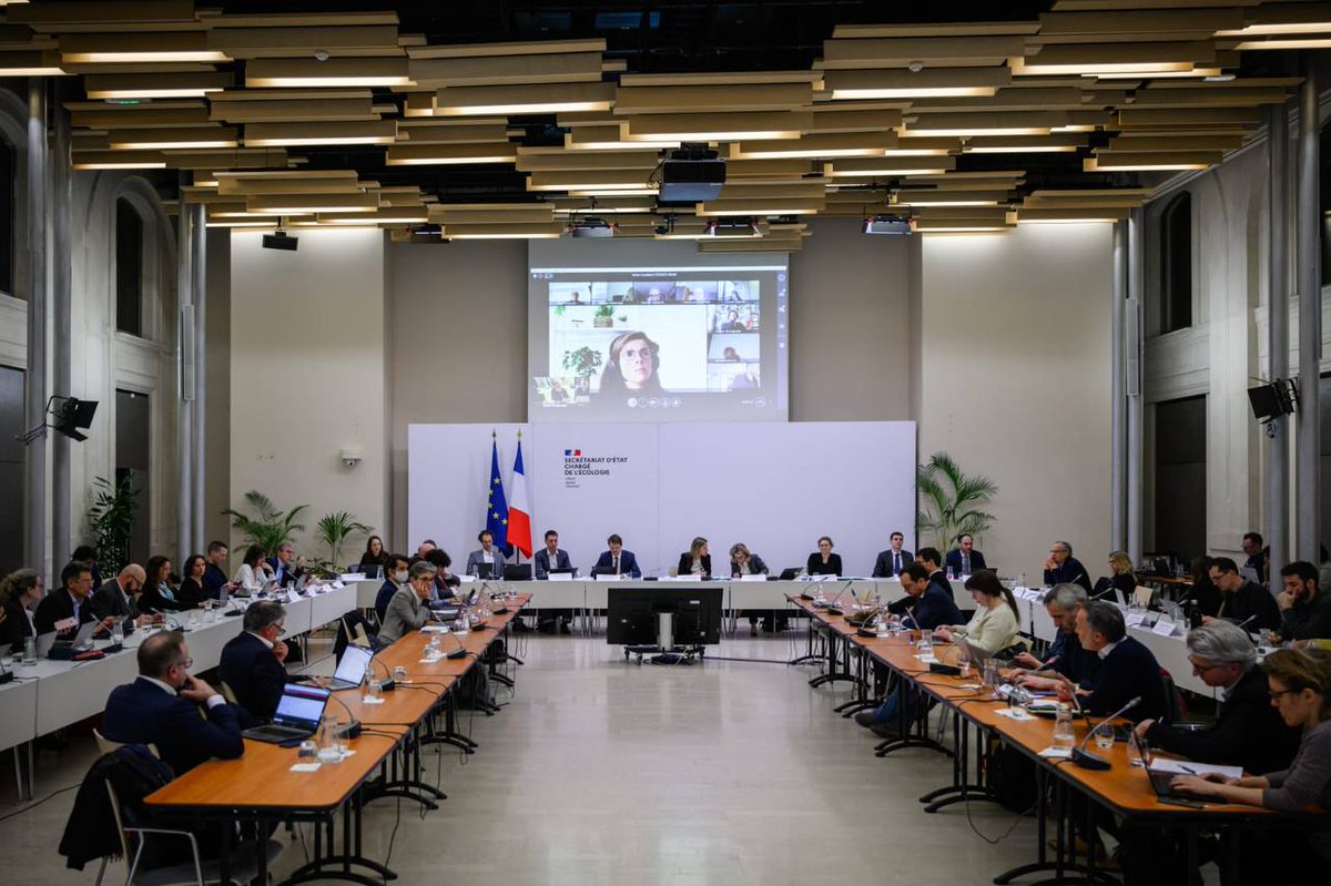 BCouillard33's tweet image. 🍏 La création d&apos;un affichage #environnemental est une priorité du @gouvernementFR et il apportera dès 2024 une information simple et transparente aux consommateurs.

Je présentais le premier projet de méthode de calcul de l’#ecoscore des produits alimentaires 1/2