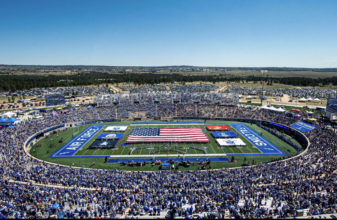 Quinnbrown_50's tweet photo. After a great conversation with @Brian_Knorr I am truly blessed and honored to receive a D1 offer to play football at Air Force Academy! ⚡️#FlyFightWin 
@CoachLobotzke @AF_Football @CoachTCalhoun @HoltFB @NationHolt https://t.co/ihs72wjU4n
