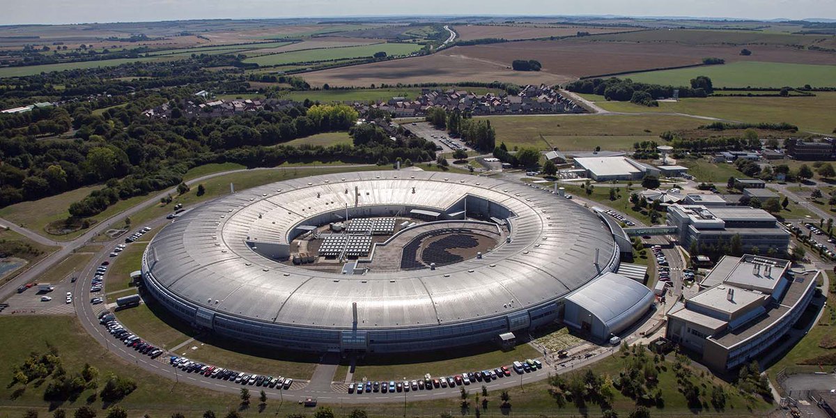 NATURE-ETN (@etn_nature) on Twitter photo A rather busy week for our ESRs in the 🇬🇧, between presentations, visits & training!
They are now participating in the #OligoOx23 conference in Oxford.
From Wed to Fri, they will attend a training week at <a href="/UniofReading/">Uni of Reading</a>, and will also have the opportunity to visit <a href="/DiamondLightSou/">Diamond Light Source</a> A rather busy week for our ESRs in the 🇬🇧, between presentations, visits & training!
They are now participating in the #OligoOx23 conference in Oxford.
From Wed to Fri, they will attend a training week at <a href="/UniofReading/">Uni of Reading</a>, and will also have the opportunity to visit <a href="/DiamondLightSou/">Diamond Light Source</a>