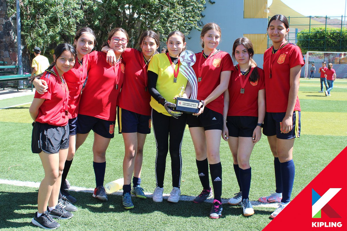 kiplingirapuato's tweet photo. ⚽🏆⚽ Final Femenil de Fútbol - Secundaria Kipling⚽🏆⚽ https://t.co/3BZp6DOz9h