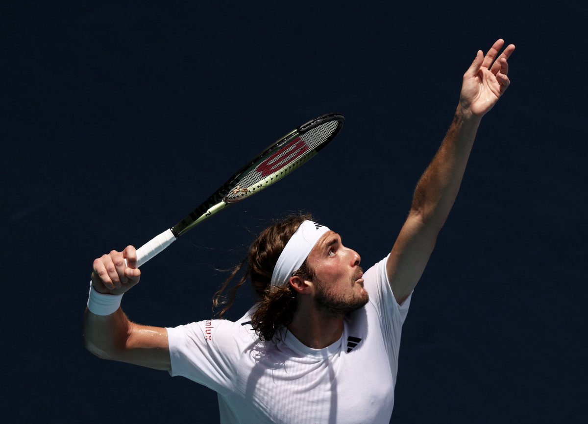 stefanos's tweet photo. If tennis matches were cocktails, Miami would be a margarita on the rocks - hot, sweaty, and with a hint of lime. https://t.co/cwxNdDWP6P