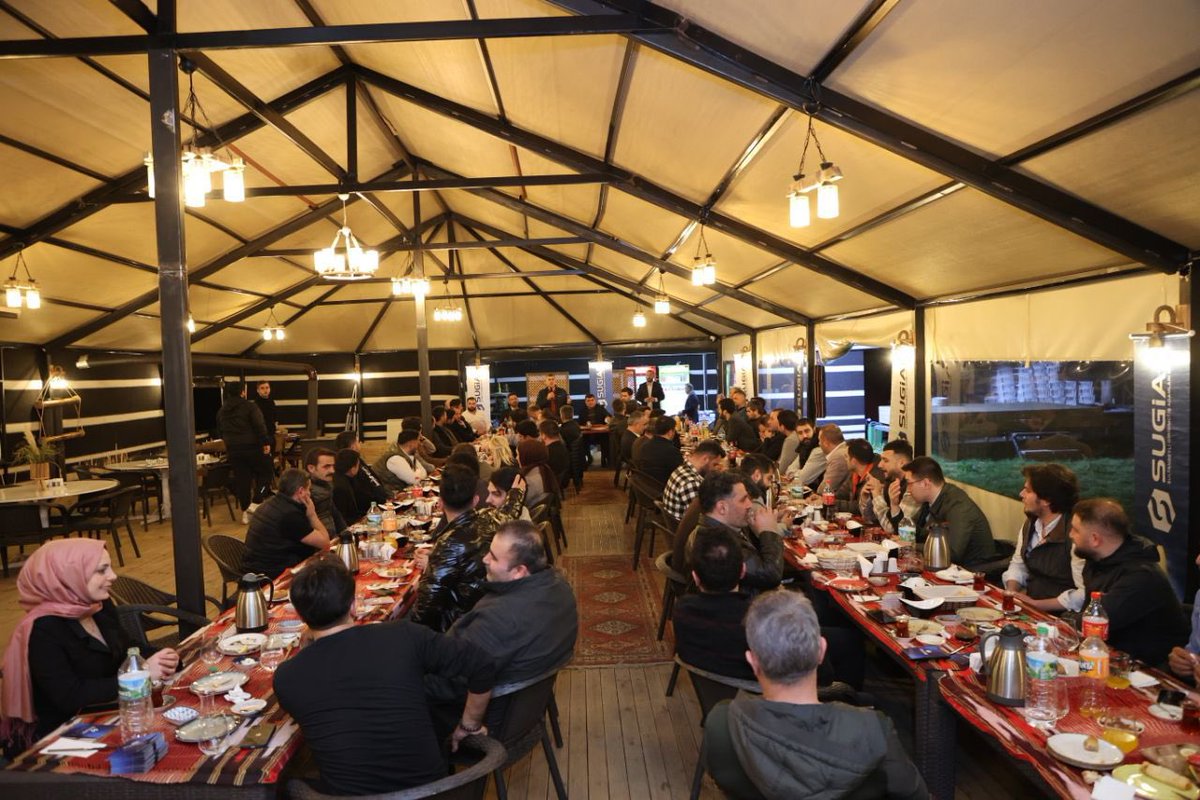Keskin_Huseyin's tweet photo. Kaymakamımız Sn.Kemal Şahin ile birlikte Sultanbeyli Girişimci İş Adamları Derneği’nin düzenlediği iftar programı sonrası çay sohbetine katıldık. 
Misafirperverliği için SUGİAD Başkanı Mahmut Korkmaz Bey’e ve Yönetimi’ne teşekkür ediyorum. https://t.co/4y1RjSMpfV