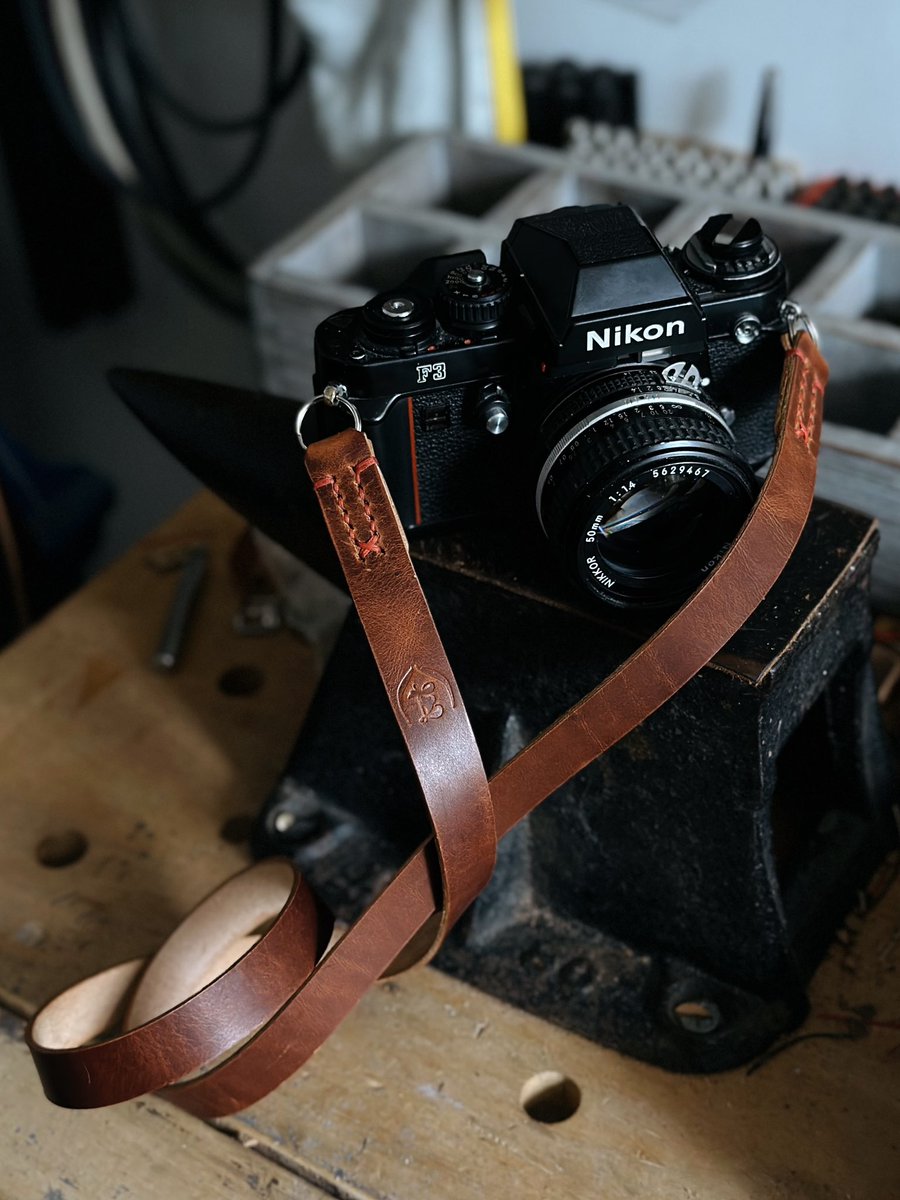 Hot off the bench. The classic wide 3/4” wide boi in bourbon x crimson heading off to its new home today. 🤌🏻