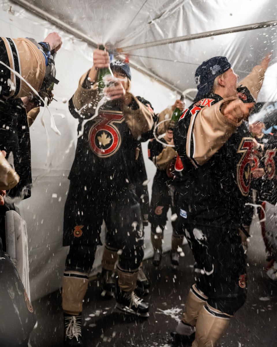 Toronto Six ๐ (@thetorontosix) on Twitter photo Brought some showers โ๏ธ๐พ to the desert last night.
#GotYourSix | ๐ธ: <a href="/loribolliger/">Lori Bolliger Photography</a> Brought some showers โ๏ธ๐พ to the desert last night.
#GotYourSix | ๐ธ: <a href="/loribolliger/">Lori Bolliger Photography</a>