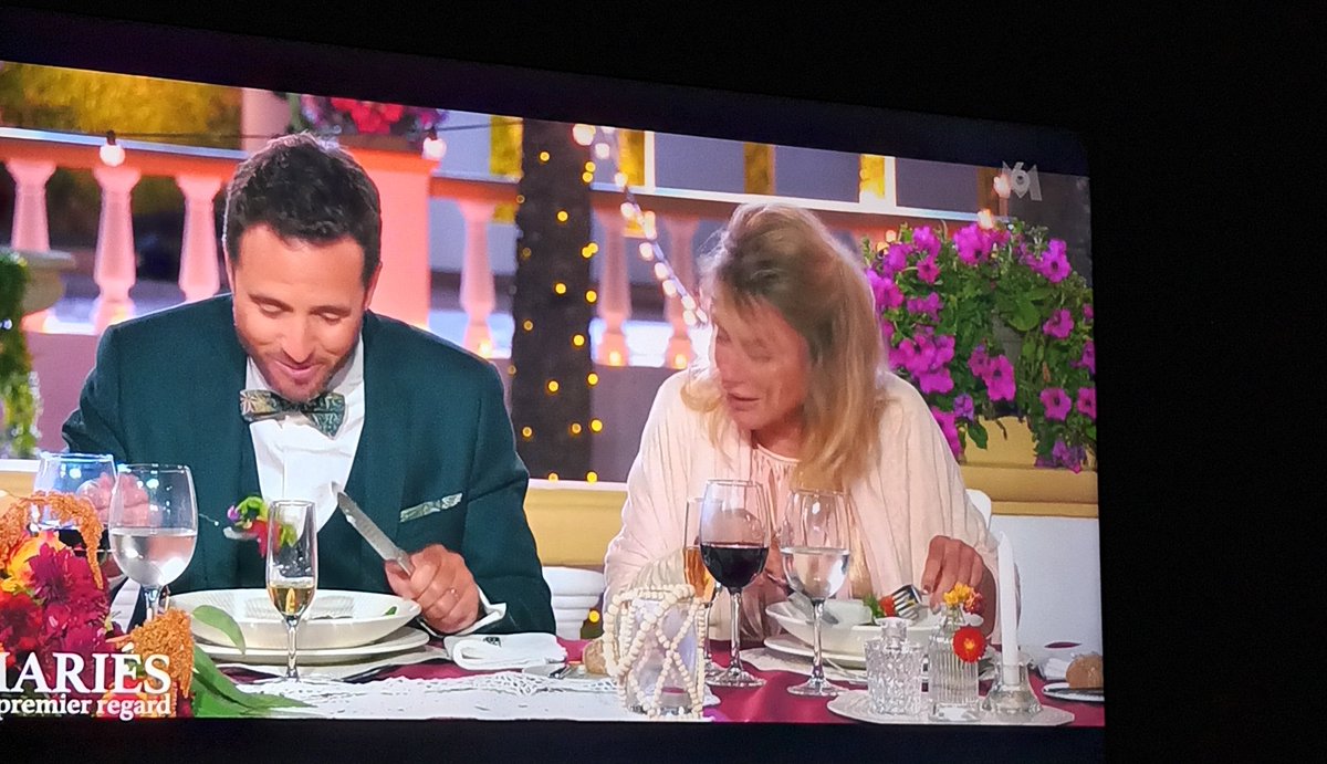 QueenAngie42's tweet photo. Les 26% qui leur manque 😆#MariesAuPremierRegard https://t.co/kvwlPewSG3