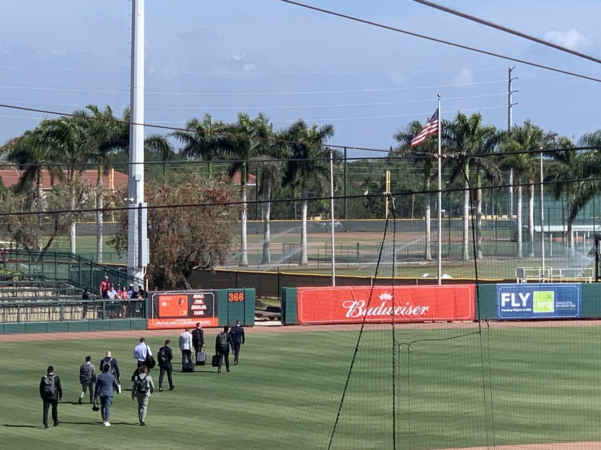dgoold's tweet photo. Cardinals flock to bus. Next stop: St. Louis. https://t.co/oJBbgXdSmO