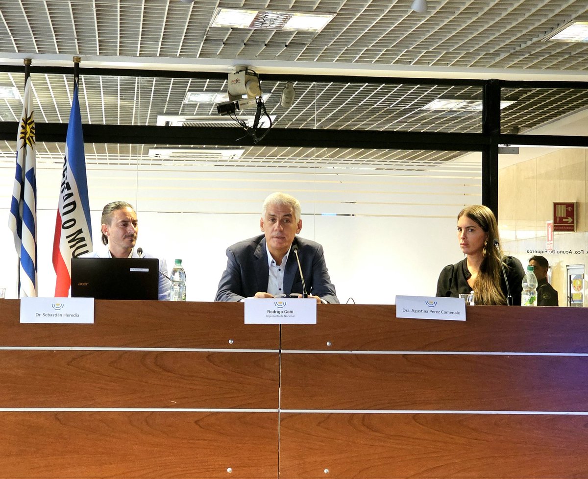 Hoy lunes 27, presentes en: "Conferencia Web3, activos virtuales y proyectos de tokens sustentables", a cargo del Dr. Sebastián Heredia, Abogado Corporativo especializado en Tecnología.