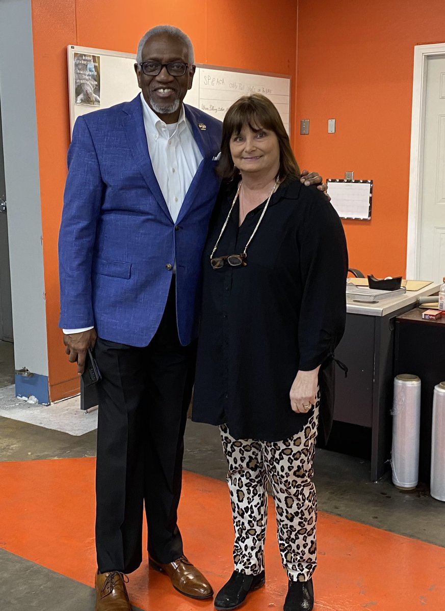 river_food's tweet photo. Our thanks to @MayorMcgill for dropping by today to tour our food bank and learn about our mission. 

We thank the mayor for all he does for @FtSmithARK and our community! 

#FightingHungerDeliveringHope https://t.co/amJwBvZM6v