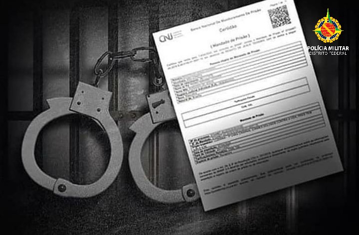 pmdfoficial's tweet photo. Foragido de alta #periculosidade é capturado pela #PMDF. O homem possuía mandado de #prisão em aberto pelos crimes de #homicídio e #roubo, totalizando mais de 22 anos de condenação. Além disso, os #militares constaram que o indivíduo faz parte de #facção criminosa. #PATAMO https://t.co/gzFjDnlFqQ