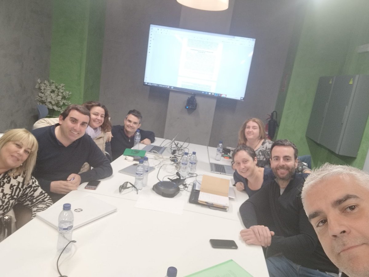 aupdcs's tweet photo. Reunion de la Junta.
Todo preparado para el #33simposiodcs
Gracias comite organizador @ucm_educacion @FaculEDUAM
¡¡¡¡Auguramos un nuevo exito!!! @reidics1 #aupdcs https://t.co/fypVR9yS4y