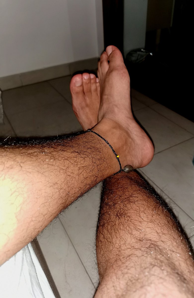 Tonit_00's tweet photo. #man #men #gay #gaylatino #underwear #feetfethish #feetpic https://t.co/YLgXC9BJKg