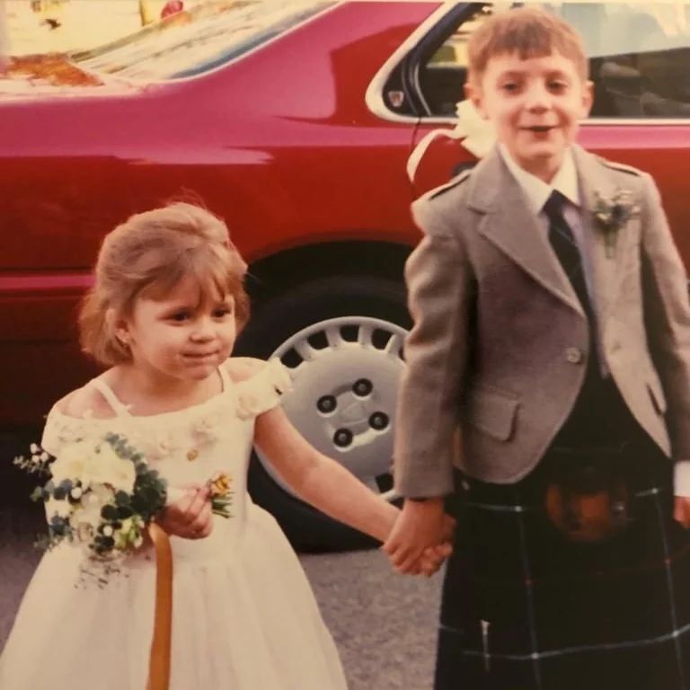 w3nsucks's tweet photo. That family glow up #justaddbeer https://t.co/suMeuuJVuQ https://t.co/GV52HZPBpJ