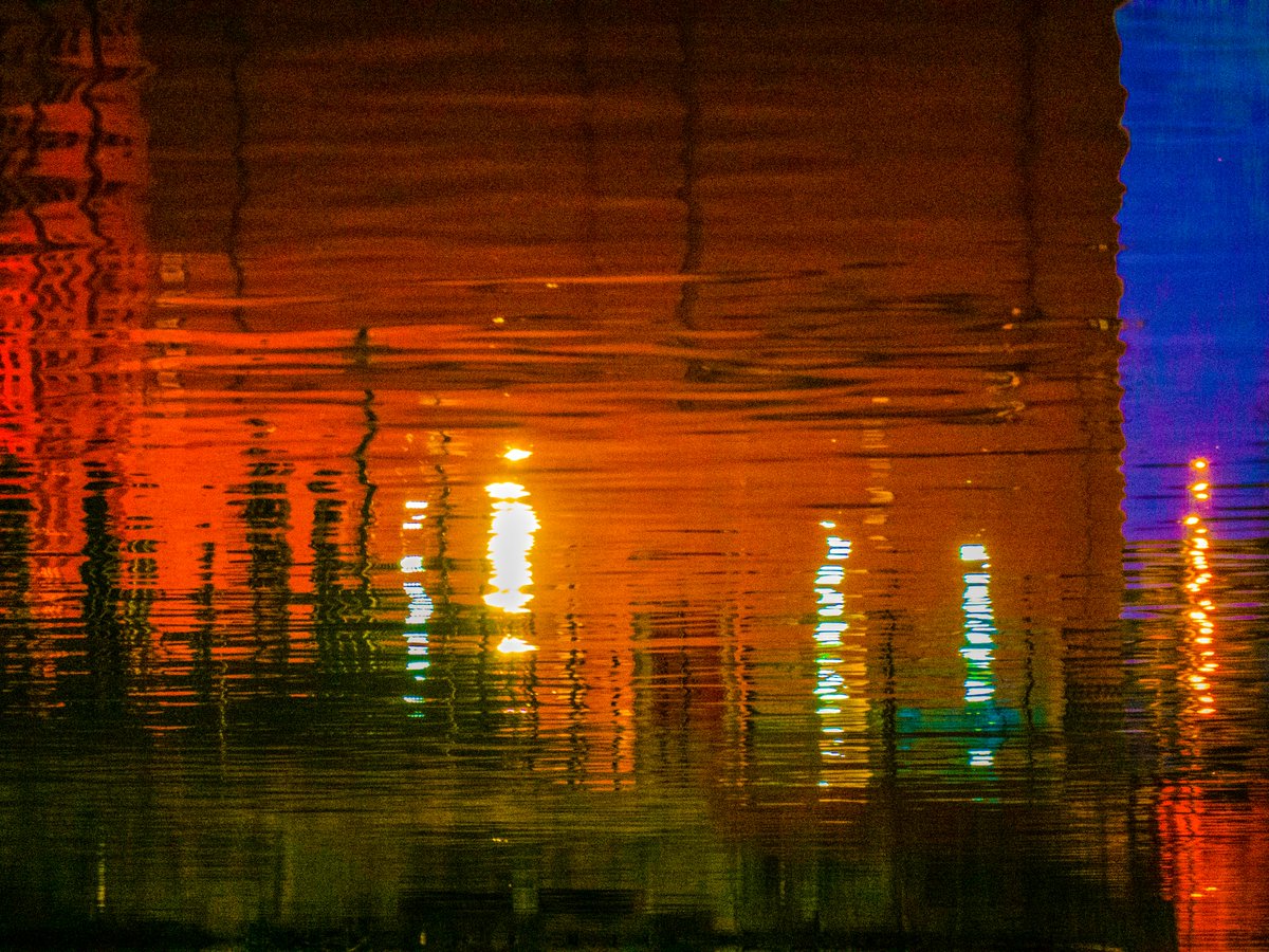 kitkant's tweet photo. @PKilleenPhoto @BellaArya Night time on the canal #Nottingham
#PhotographyTalksRed https://t.co/sldTN2r8j3