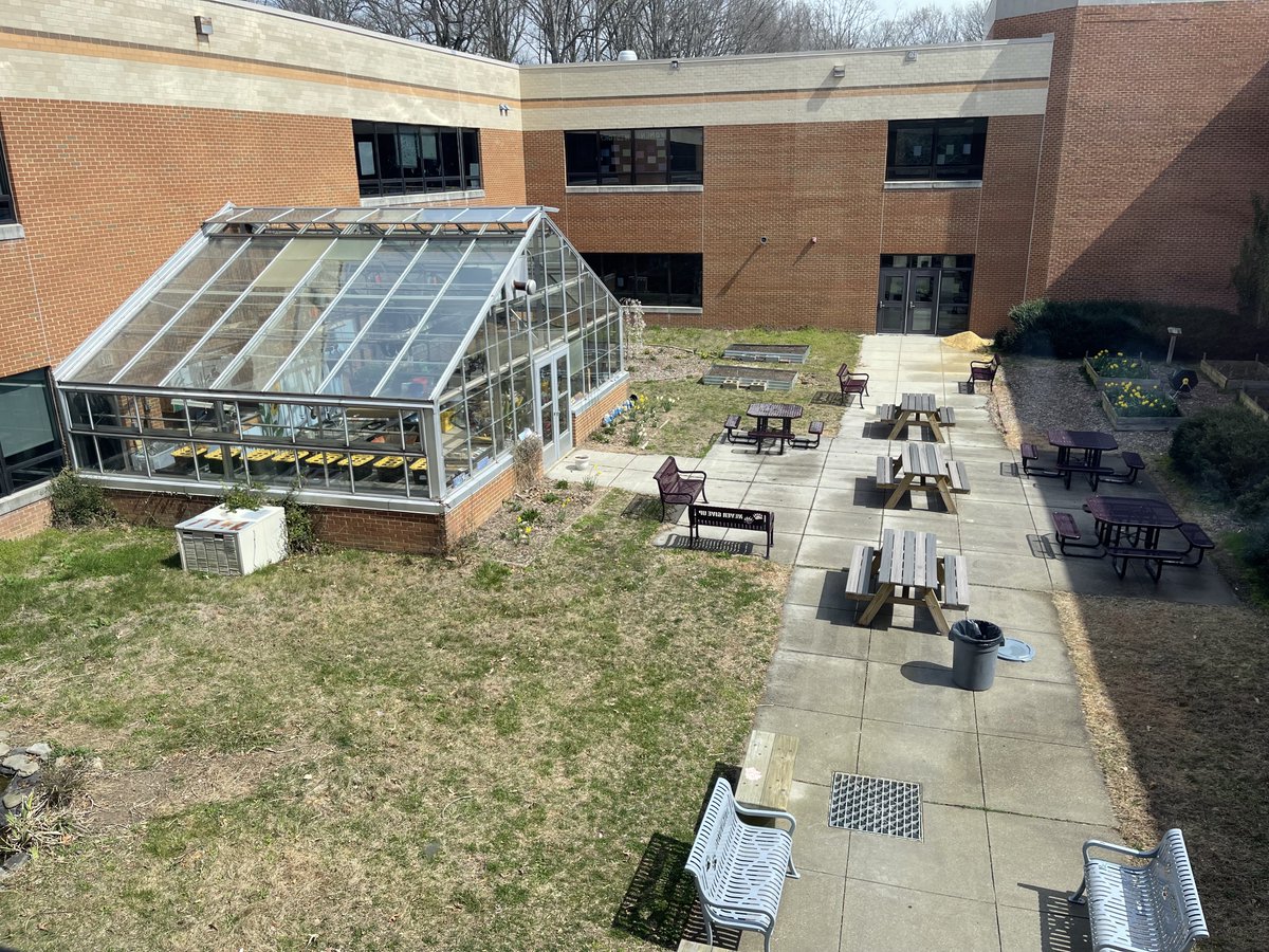 MdPublicSchools's tweet photo. After the meeting, Supt Choudhury traveled to @BHSAACPS, an Environmental Literacy focused high school. By teaching through an environmental lens, @BHSAACPS  is able to work with school and community partners to bring unique learning experiences to all students. 2/5 https://t.co/TLCFAQsb3m