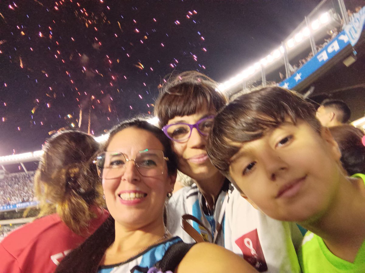VeroLopez2011's tweet photo. Noche inolvidable!!! https://t.co/1eoKWjKHO6