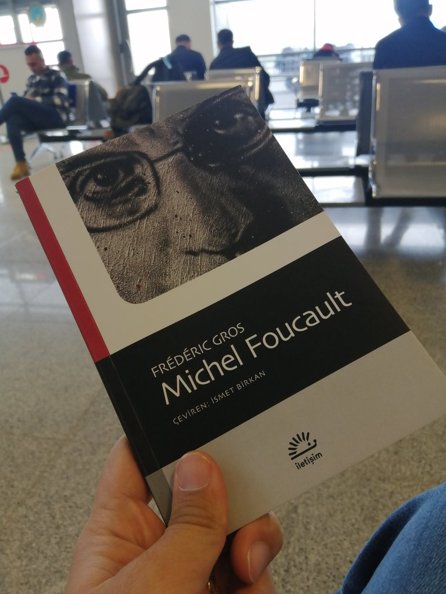 Bu kez 20. Yüzyılın çok popüler bir o kadar da zor anlaşılan düşünürlerinden biri olan Michel Foucault hakkında Frederic Gros  tarafından yazılmış 'Michel Foucault' isimli kitabı okudum. #michelfoucault #fredericgros #kitap