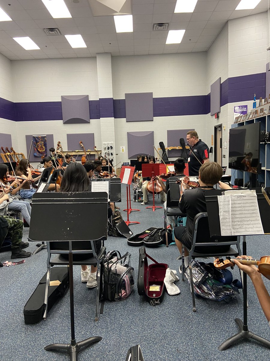 aragonorchestra's tweet photo. Thank you Mr. Howard Williams for sharing your knowledge with our four orchestras! We had a “grape” time working with you! #aragonorchestra #wildcatexcellence 🎻🎶 https://t.co/9wKPQjWwNa