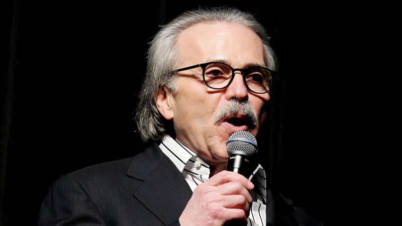 wreveal's tweet photo. Ex-National Enquirer publisher meets with Manhattan grand jury https://t.co/0ewyUbMU35 https://t.co/kWu0Lgi8Ja