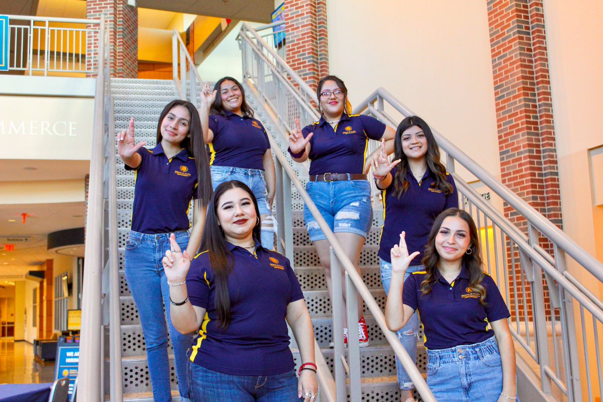 ¡Mujeres De Acción! tweet media