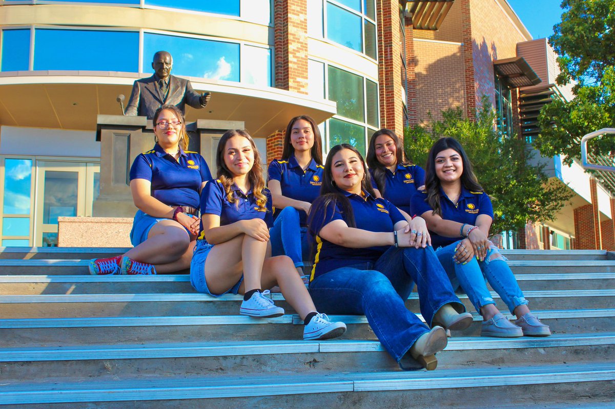 ¡Mujeres De Acción! tweet media