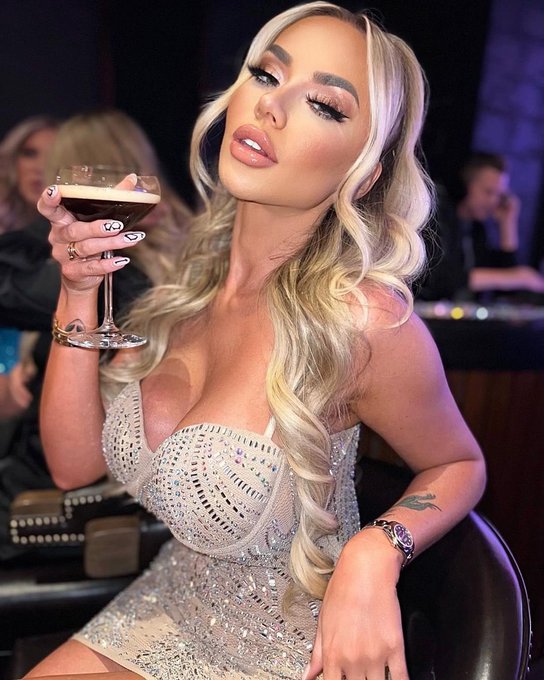 Cheers to all 300,000 of you!  Thank you for following! 🥳 https://t.co/uFmuDwilsL<a href="/tag/princesspeach"class="tags"><span>#princesspeach</span></a><a href="/tag/supermariobros"class="tags"><span>#supermariobros</span></a>