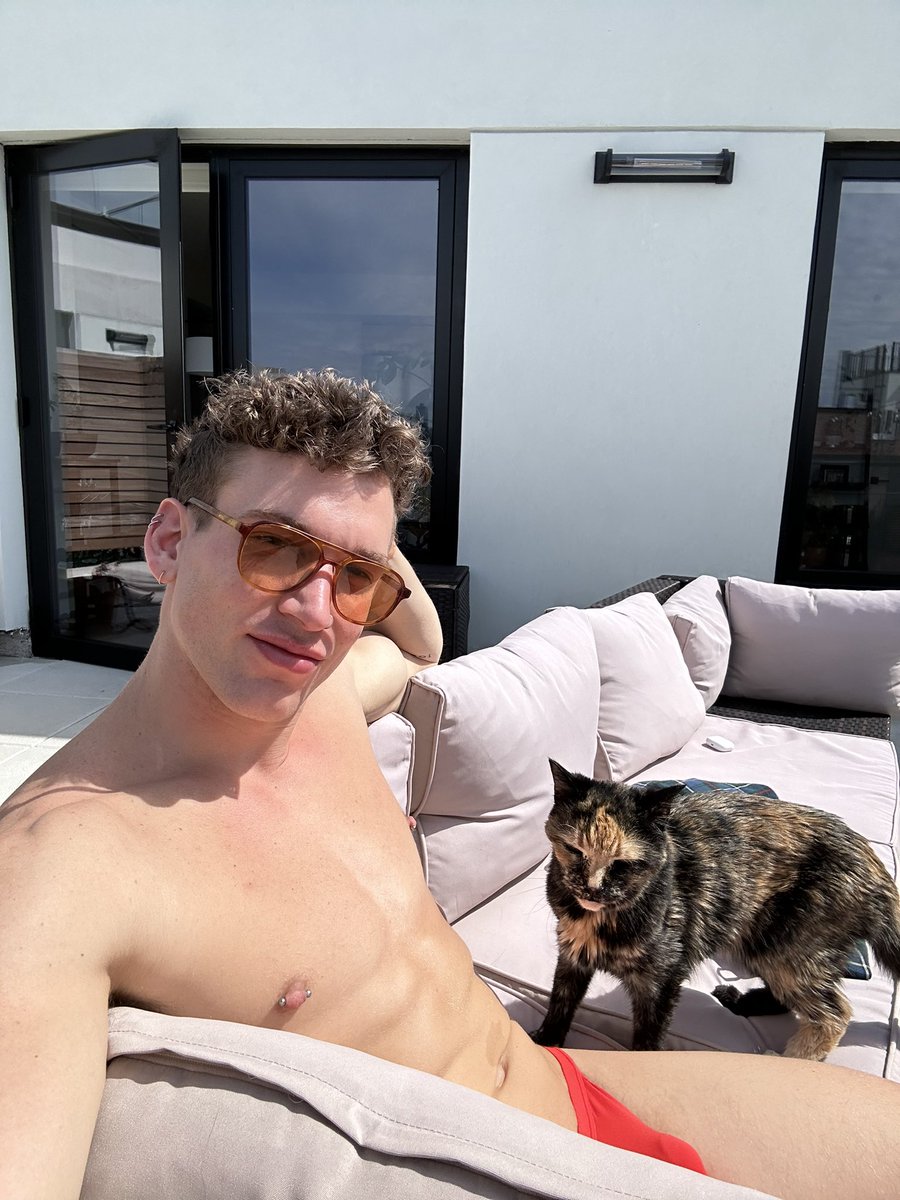 FsQMulwWIBMpsN0?format=jpg&name=medium