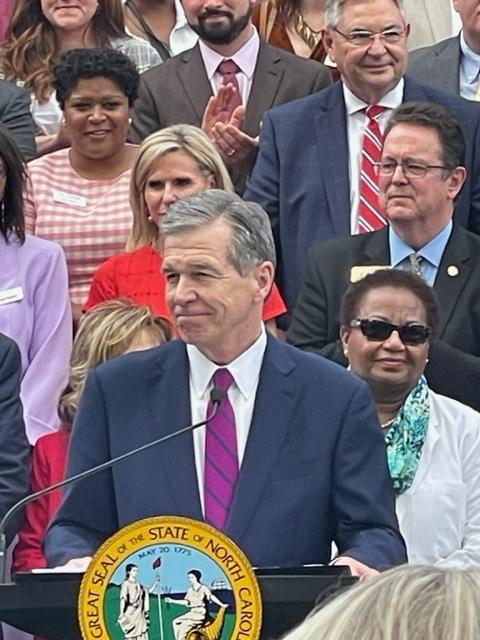 myncafp's tweet photo. Today, @NC_Governor signed HB76 to expand Medicaid! EVP @gkgriggs attended the ceremony to honor NCAFP efforts alongside other advocates to expand Medicaid to more patients in NC. Thank you to everyone who joined over the years to pass this historic legislation!
#ncpol #medicaid https://t.co/LbvUgGE2VJ