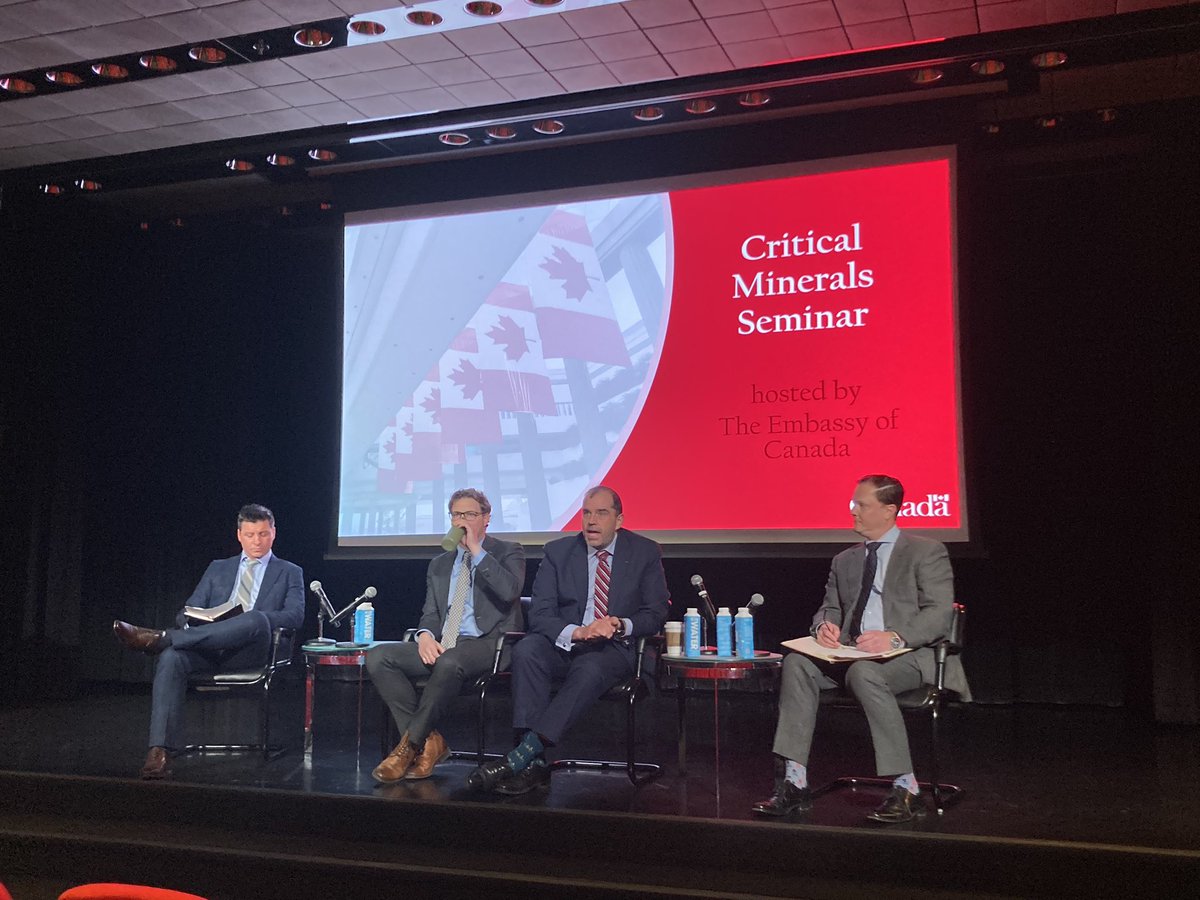 QcWashington's tweet image. À quoi se ressemblerait une batterie de véhicule électrique entièrement nord-américaine? 🇨🇦🔌🇺🇸🚘🇲🇽

Le VP de Ressources Québec @InvestQuebec, Jean-François Béland, participe à une table ronde avec des partenaires canadiens à l’@AmbCanEUA.

#QuébecDC #QcUS #SAFESummit2023