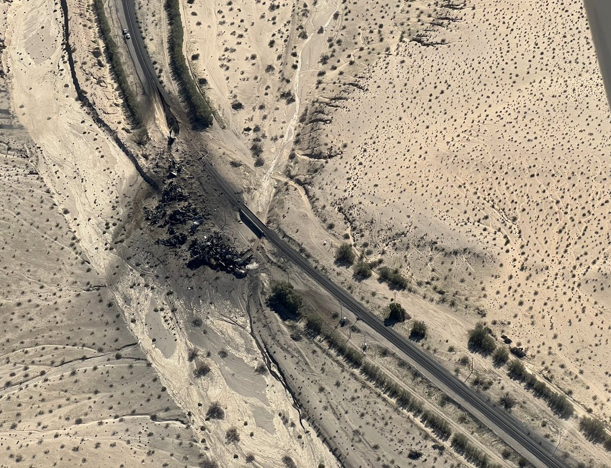 🚨#UPDATE: A Total of 55 cars have derailed including two locomotives. Minor fuel leak from one locomotive being addressed by HazMat personnel. No current threat to the public or environment.