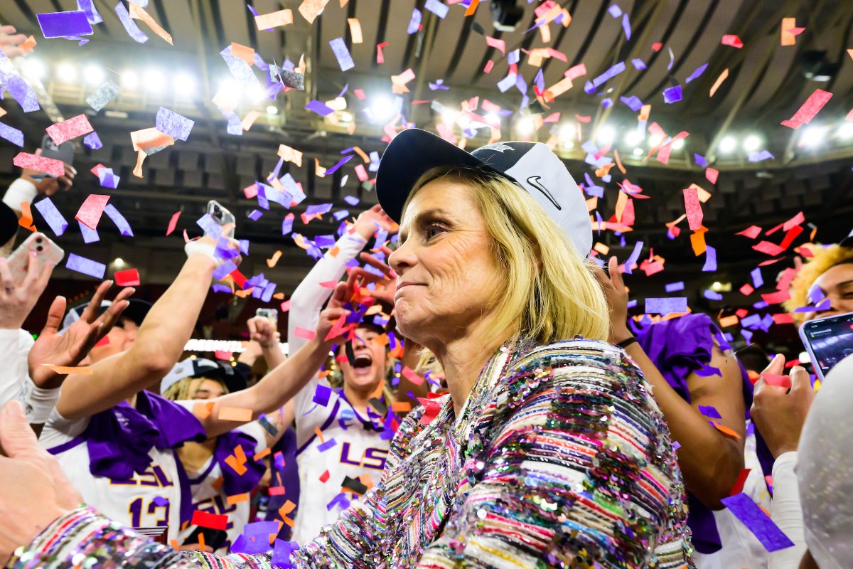 grant_kauvar's tweet photo. These photos were taken 700 days apart from each other.

@KimMulkey took over a program on April 25, 2021 that went 9-13 the season prior, and now in her second year at LSU, the Tigers have reached the Final Four.

Truly remarkable. https://t.co/wESikKpGca