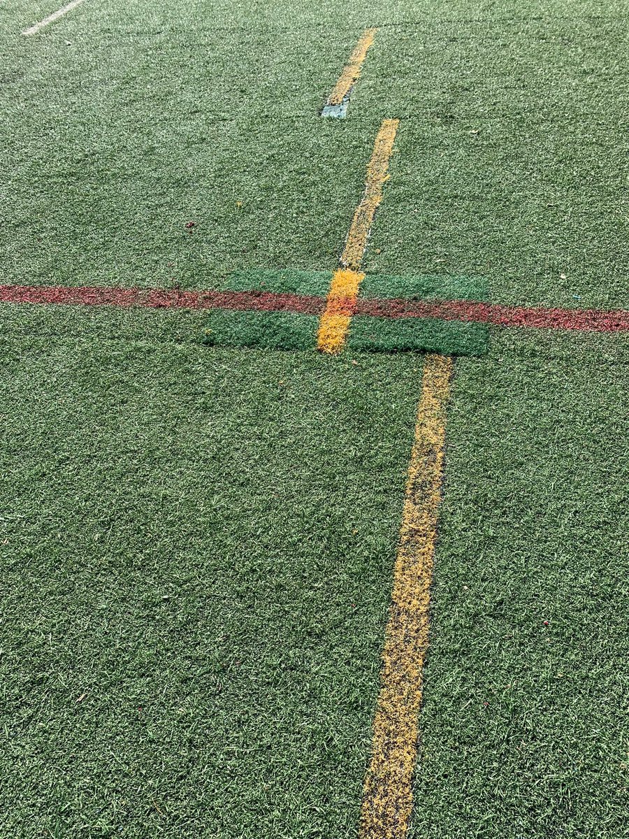 ursailavall's tweet photo. ♻️ Recupera aquí  🎙️l'entrevista / denúncia  👉  Edu Oller "pitu" entrenador @CPSfutbol  al programa "URSAI" de @RadiolaVall sobre l'estat lamentable del camp de futbol: 

🟠 Ivoox:
https://t.co/7fOojNiO1z

🟢 Spotify:
https://t.co/QQpslhHC9B https://t.co/FpHrOs7b5G