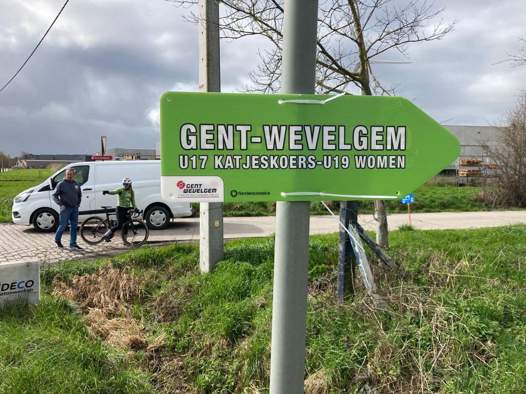 📍Gent Wevelgem 🇧🇪 UCI 1.1
gutted to finish my first international with a DNF after being caught up behind crashes all day. Mega rides from all of the @jrc_interflon girls 
.
@OSSSecurity @PedalPotential @RaynerFnd #gatewaytrip