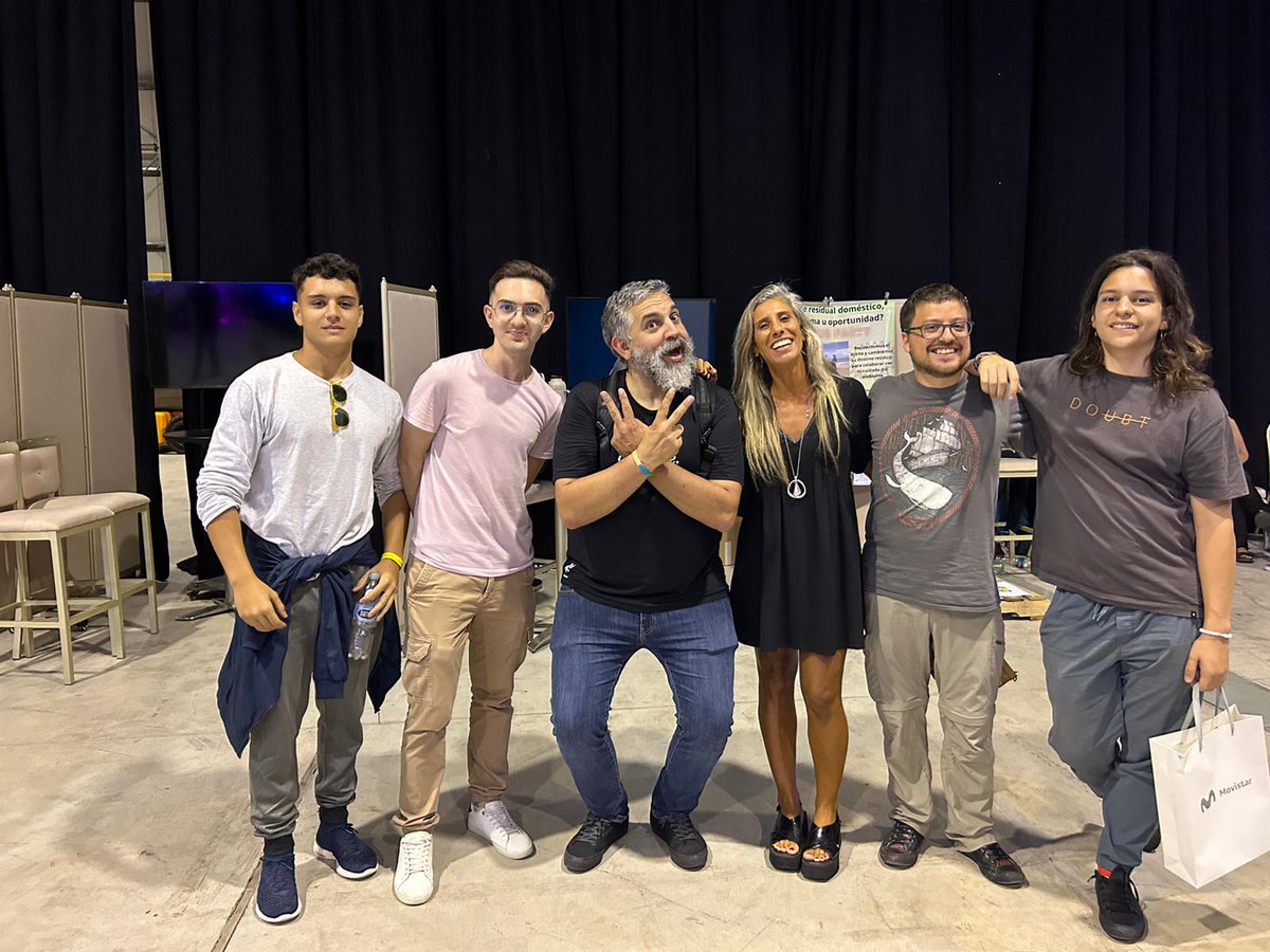 FundRicaldoni's tweet photo. ¡Estuvimos presentes en @campuspartyuy! Compartimos algunas imágenes junto a @dcuartielles, Co Founder de @arduino y Uriel, de #CramptonTech, entre otros.
¡Nos vemos el año próximo! https://t.co/Ob8u6Xwulb