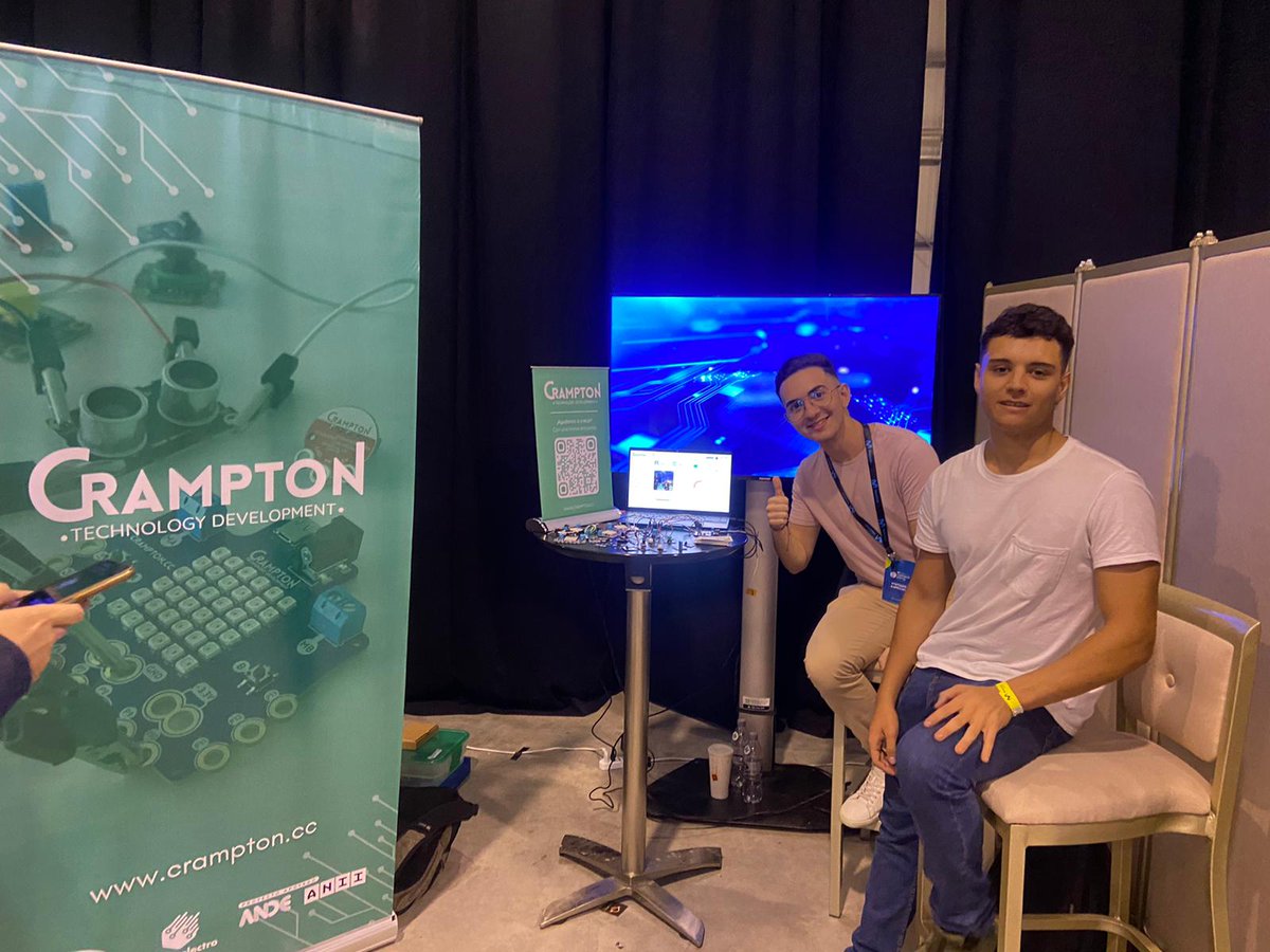 FundRicaldoni's tweet photo. ¡Estuvimos presentes en @campuspartyuy! Compartimos algunas imágenes junto a @dcuartielles, Co Founder de @arduino y Uriel, de #CramptonTech, entre otros.
¡Nos vemos el año próximo! https://t.co/Ob8u6Xwulb