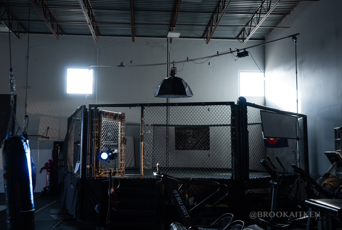 Brookaitken's tweet photo. Filming with Razor Rob Wilkinson before his #PFL match this week. 💪🙏👊@ChimeraLighting @PFLMMA @LandowPerform @FactoryXMTMMA #robwilkinson #mma #muaythai https://t.co/4y72tdVoB5