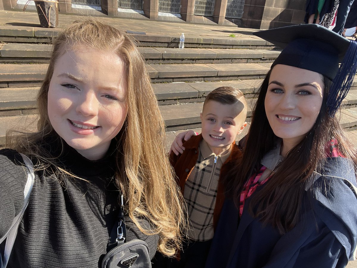 NurseMichelleK's tweet photo. #scphn #ljmu 🎓👩‍👧‍👦 https://t.co/PtG1X6y5qV