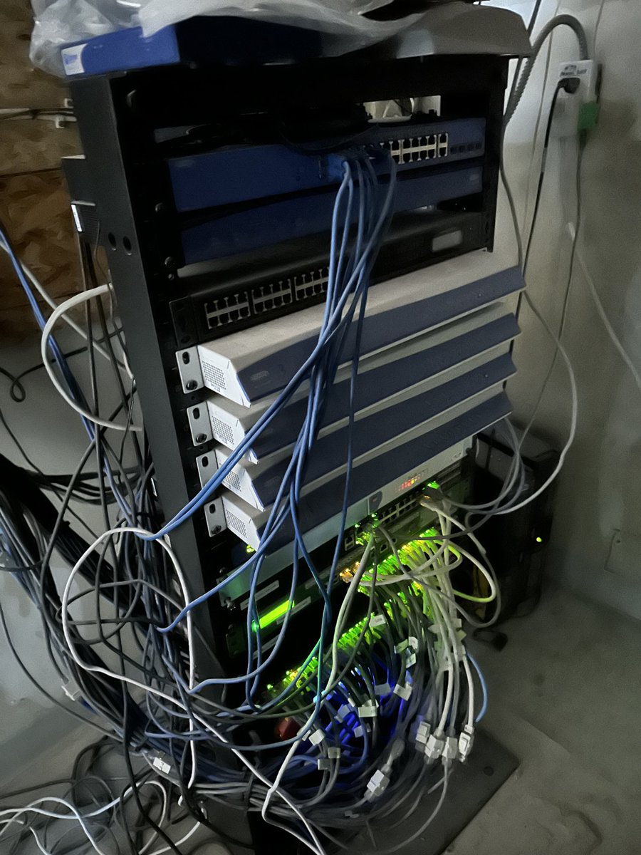 phonewire's tweet photo. Who thinks this spaghetti mess is acceptable? We donβt! Let Phonewire cleanup this mess. 1-800-857-1517 #problemsolvers #networknightmares #dobetter https://t.co/rQFwrNaDJ3