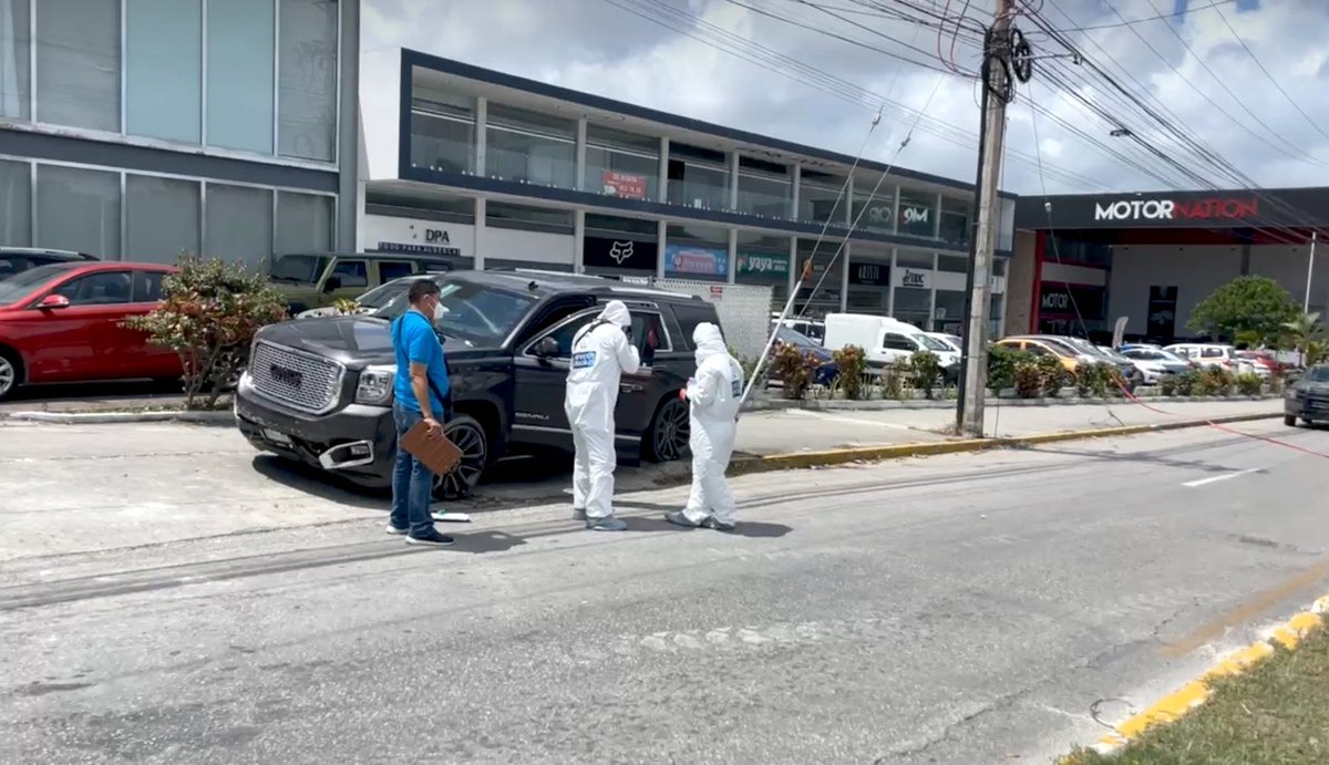 gvnnyf's tweet photo. 🚨#UltimaHora #BreakingNews
📍Cancun, Quintana Roo, Mexico

Balean camioneta donde viajaba Natanael Cano, despues de una altercacion en un antro por la madrugada este fin de semana, Sabado 25 de Marzo. 

#Mexico #Cartel #Cartels #drugwars #cartelwars #cancun #natanaelcano https://t.co/SFFNXFtlb0
