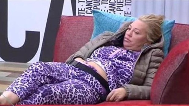 Qusamita's tweet photo. Si mi pareja me viese durante 10 minutos en directo 
#LaIslaDeLasTentaciones10 https://t.co/irRtIeBvob