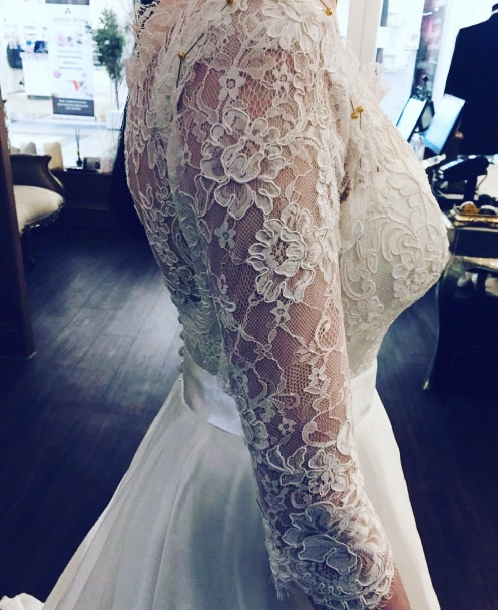 ABoutiqueUK's tweet photo. Amazing detail ❤️👰 🤍#seamstresslondon #alterationslondon  #alterations #fashion #wedding  #weddingdresses #weddingideas #weddingdressalterations #seamstress  #weddingdressfitting #alterationsboutique #london #marylebone #bridalalterations #weddingdressalterationslondon https://t.co/4PX5pnzOul
