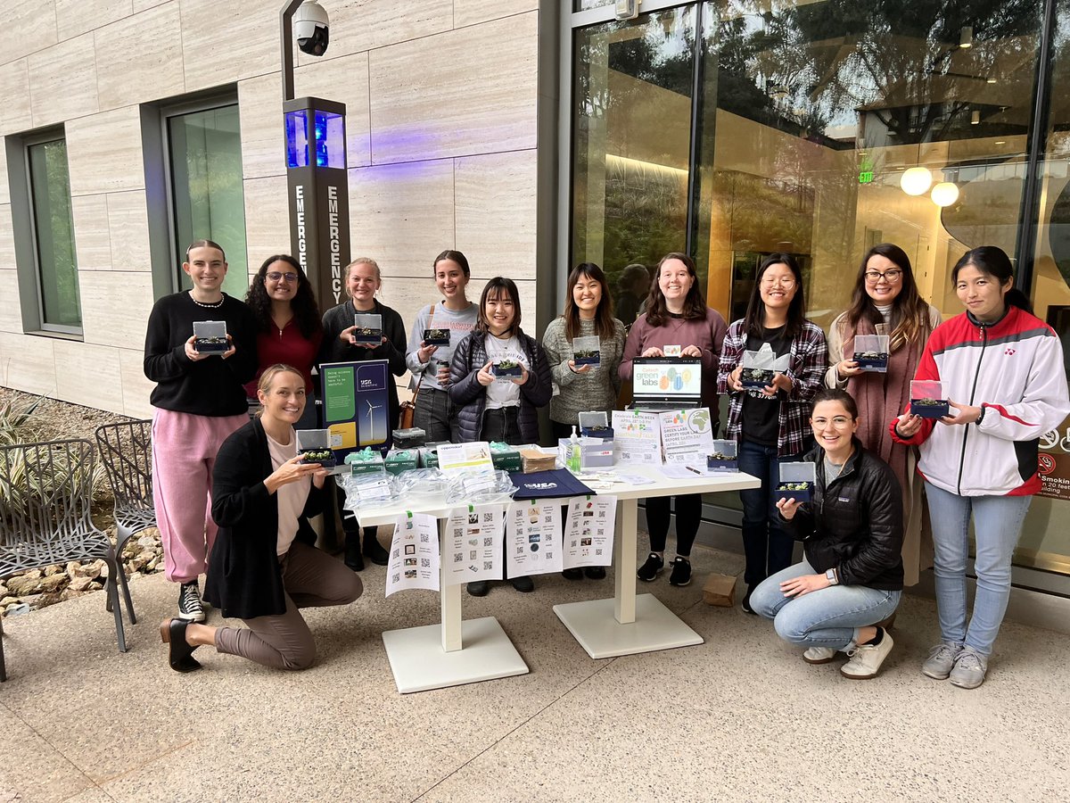 CaltechWiBBE's tweet photo. Last week, we hosted a social in collaboration with the Green Labs initiative (run by amazing lab managers, Tasha and Sarah) + USA Scientific. USA Scientific kindly provided us plants and we repurposed pipette tip boxes into planters. 🪴💚 https://t.co/umGEfYt9gi