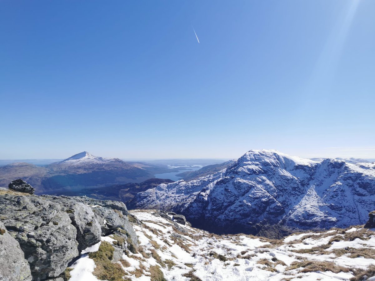 scottmunro1977's tweet photo. Ben Vane with my Sista #munro #Scotland #munrobagging #benvane @FionaMunroxxx #Monday https://t.co/UZsNxuZwPH