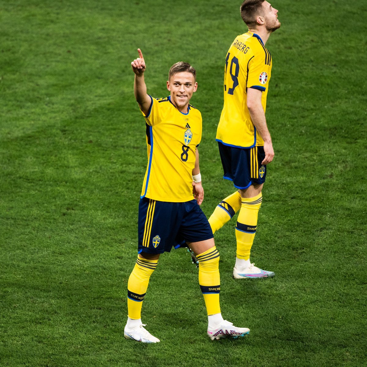 svenskfotboll's tweet photo. ☝️ Skolboksexempel: att göra sitt första landslagsmål 👀

⚡ ᴊᴇsᴘᴇʀ ᴋᴀʀʟssᴏɴ ⚡ https://t.co/HPucNUQrnL