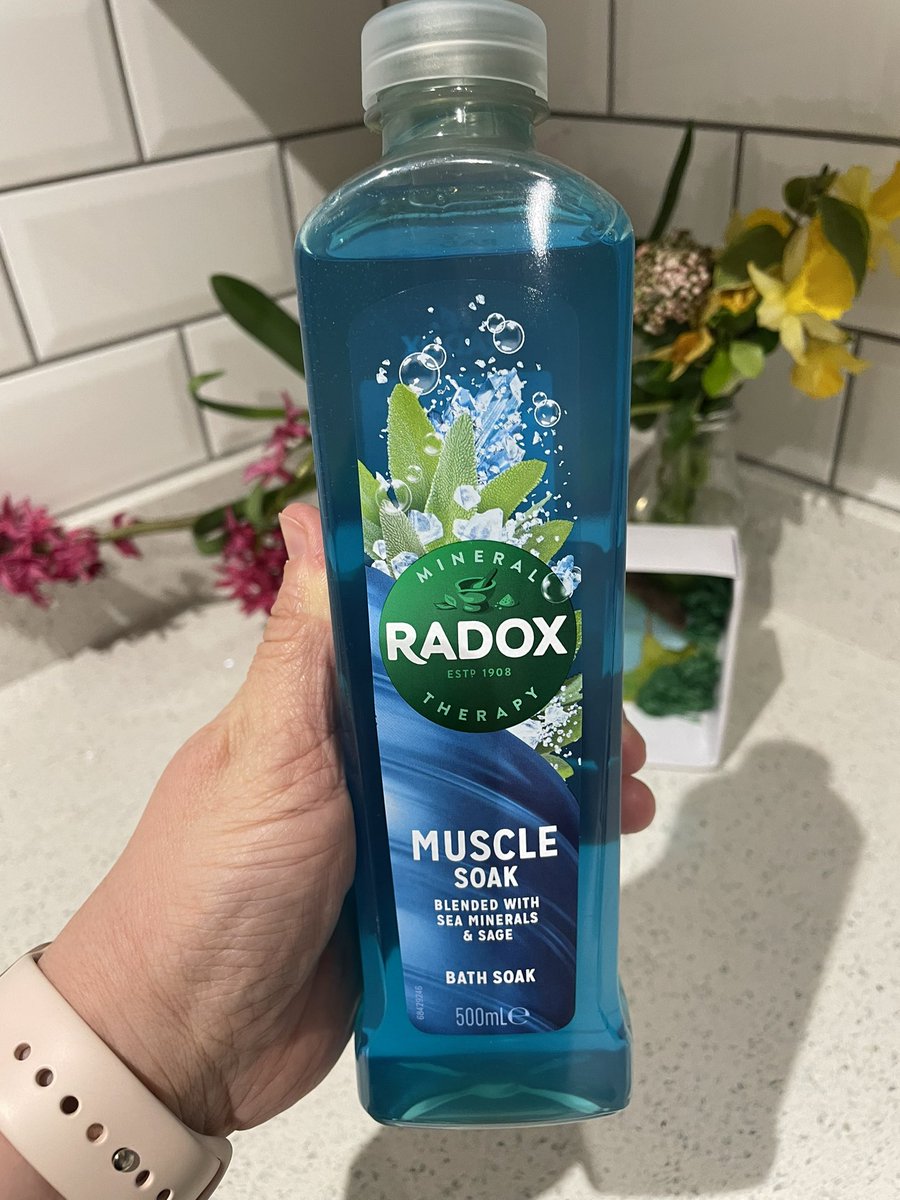 lrogers_sw's tweet photo. When you have had a busy few days a trusty @RadoxUK to the rescue! #ipswich #leafleting #slimmingworld https://t.co/fQlrmzJarP